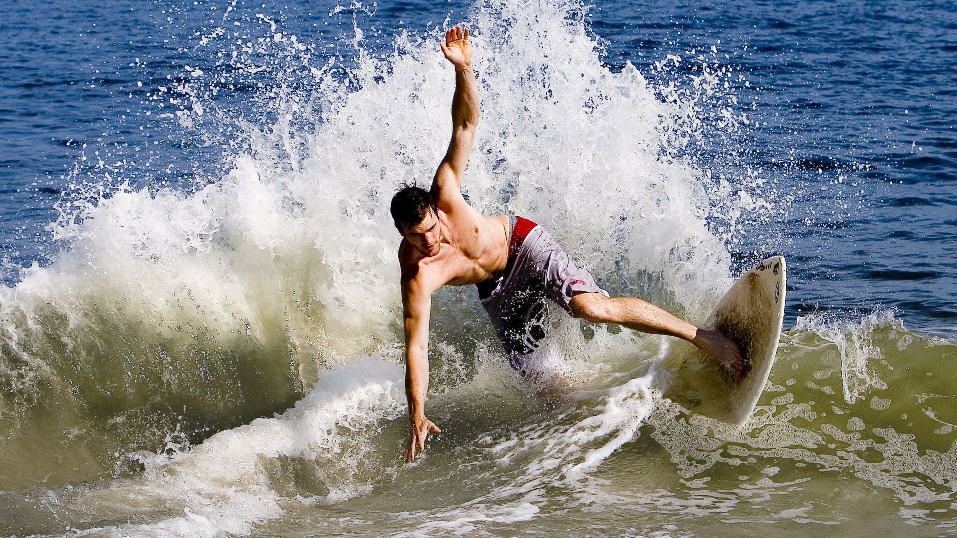 巴黎圣日耳曼边路突破犀利，击溃对手防线，巴黎圣日耳曼水平如何