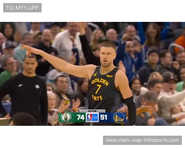 波尔津吉斯顺下暴扣，金州内线高度直接拉满